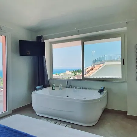 Imperial Oda ve Kahvaltı Tropea